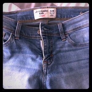 Abercrombie: straight leg jeans